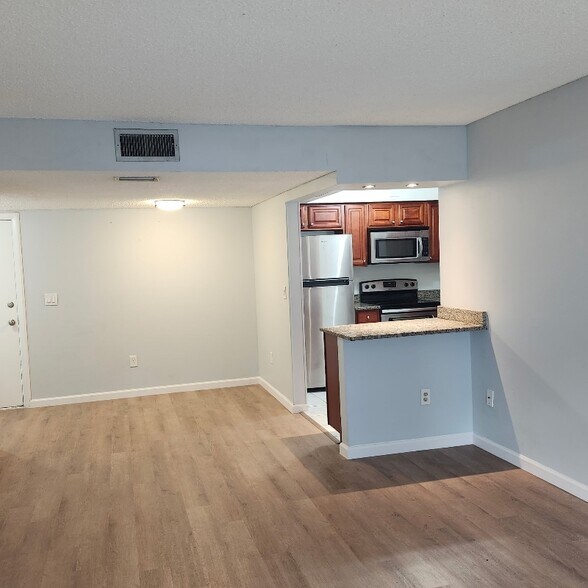 Building Photo - 950 S Kanner Hwy