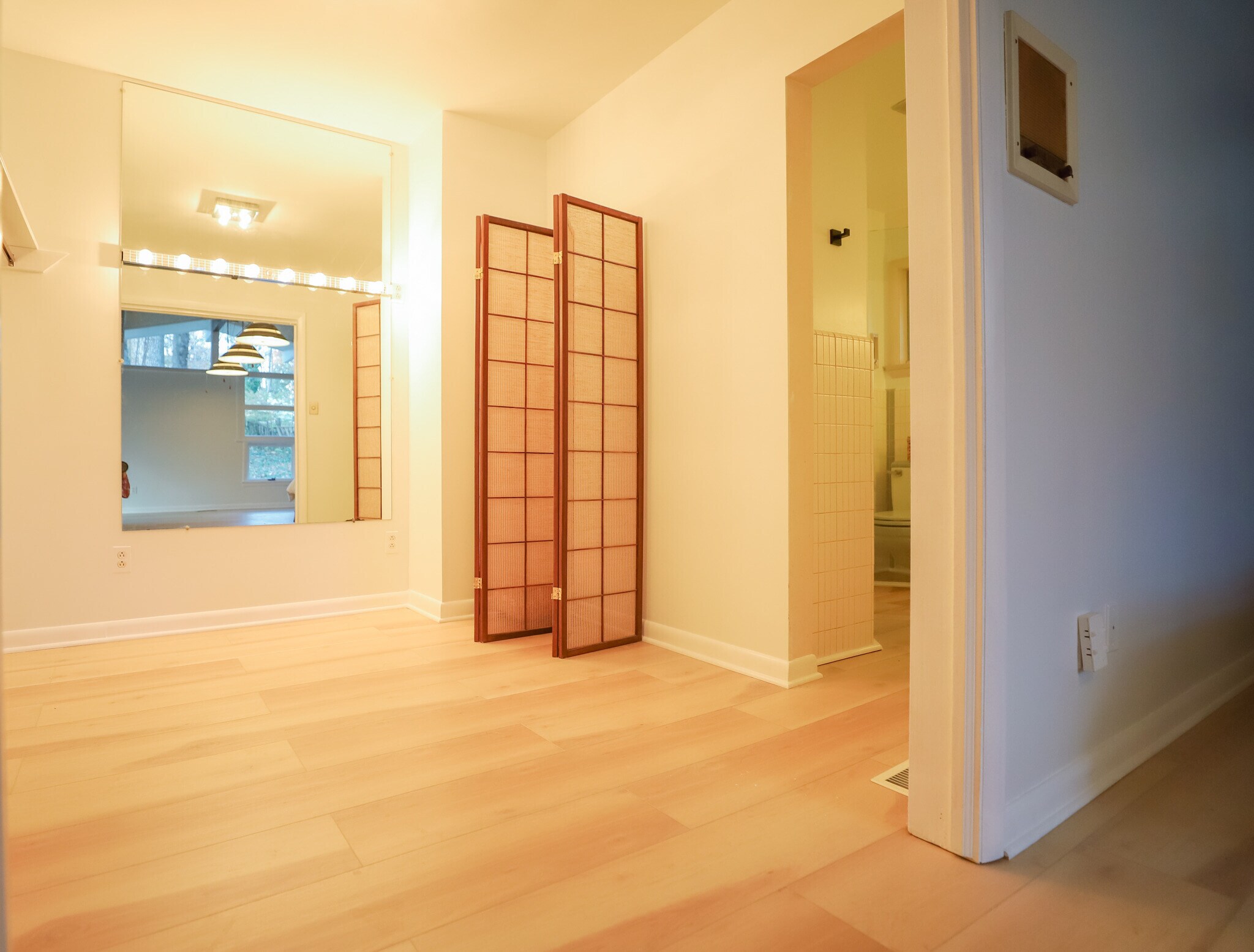 Walk-in closet - master bedroom - 3916 Malcolm Ct