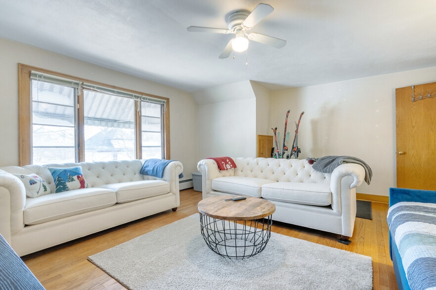 Building Photo - 302 S Brooks St