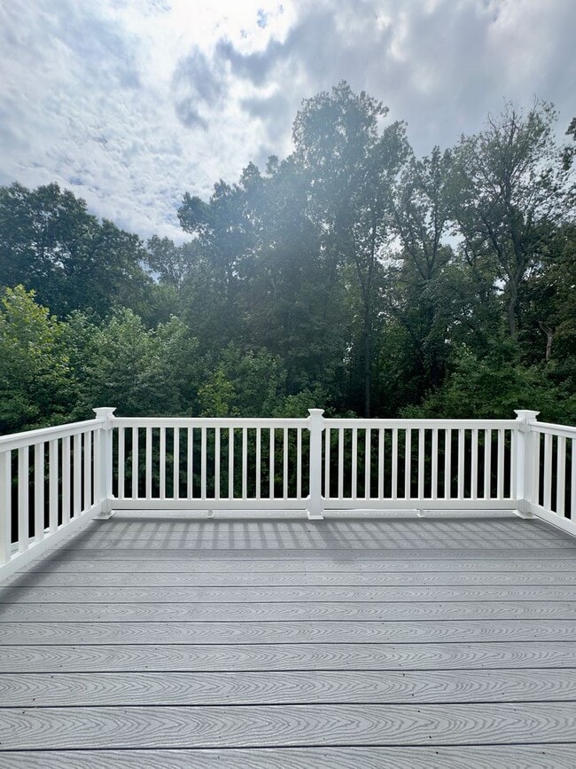 Building Photo - 1302 Dickinson Ct