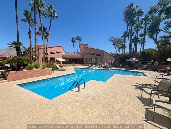Building Photo - 5051 N Sabino Canyon Rd