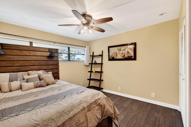 Building Photo - 149 NW 70th St