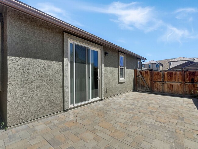 Building Photo - Super Desirable Wingfield Springs Single-Story 3 Bd 2-Car Garage