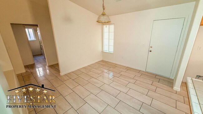 Building Photo - 2815 Flint Hills Dr