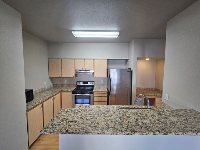Building Photo - Beautiful condo in liberty lake