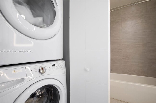 Building Photo - 2960 NE 207th St