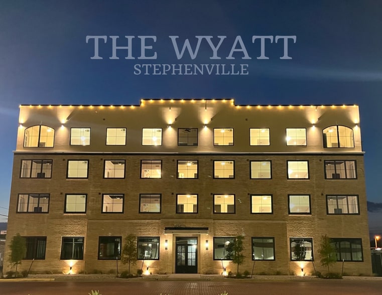 Welcome to The Wyatt in Downtown Stephenville. One mile from Tarleton State University! - 221 E College St