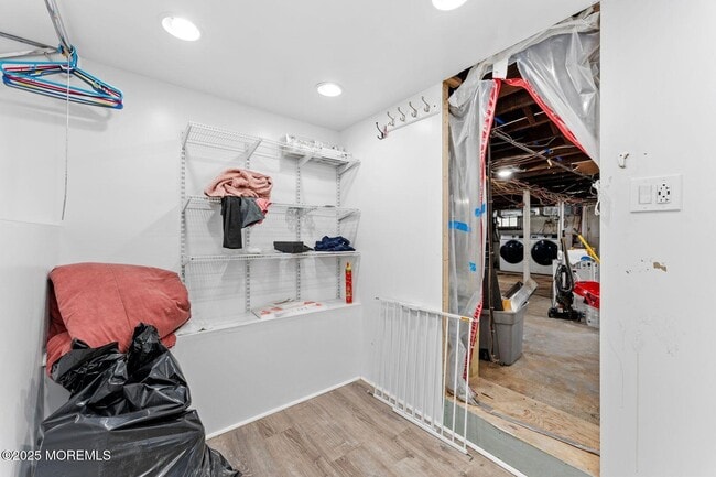 Building Photo - 807 Chestnut St