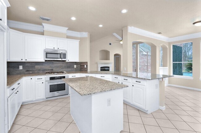 Building Photo - 1010 Maple Run Dr