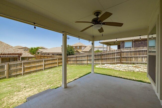 Building Photo - 421 Tula Trail