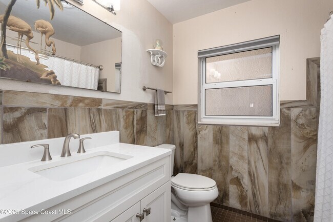 Building Photo - 33 W Melbourne Ave