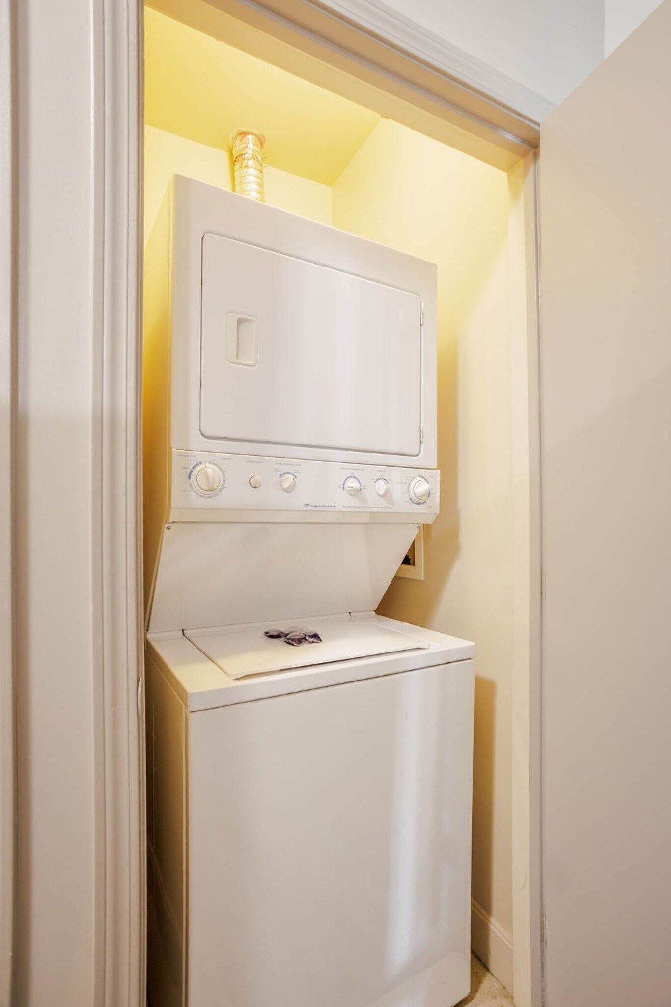 Building Photo - 121 E Freedom Way