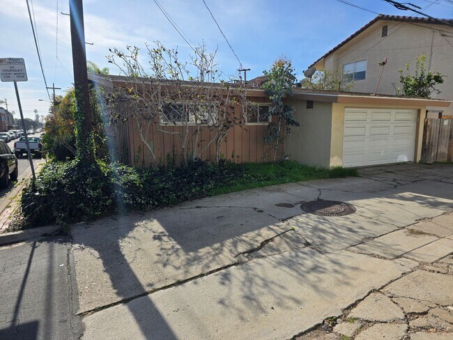 Building Photo - Pacific Beach 2-br House + Garage
