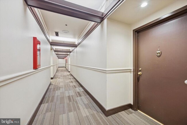 Building Photo - 315 New St