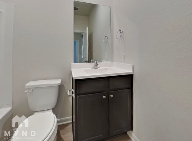 Building Photo - 15419 Maple Ter Dr