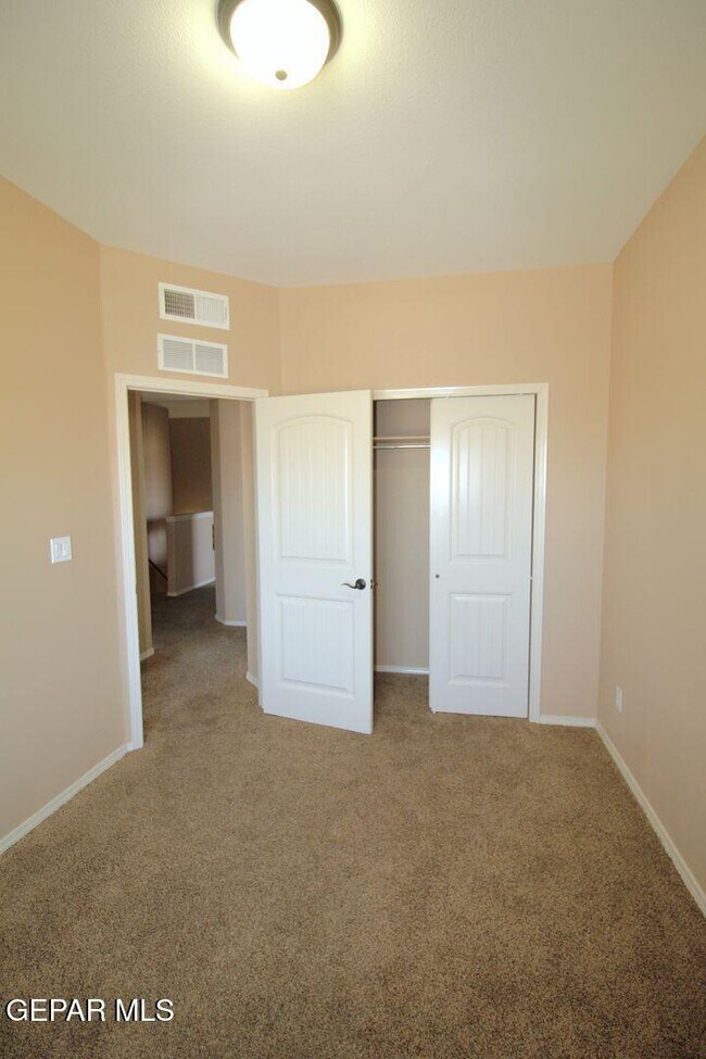 Building Photo - 3900 Loma Cortez Dr