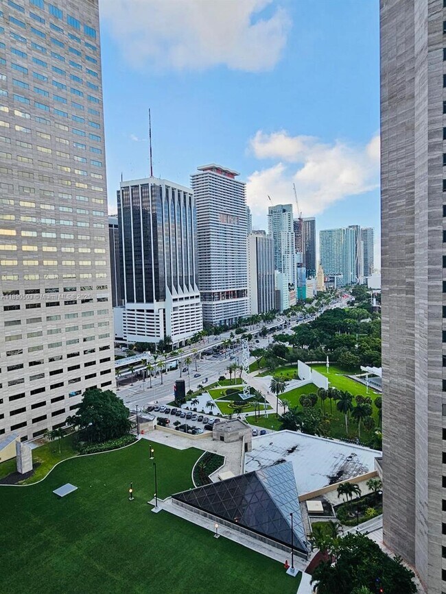 Building Photo - 335 S Biscayne Blvd