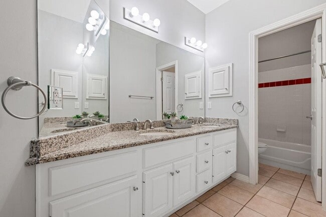 Building Photo - 10117 Coleus Cove
