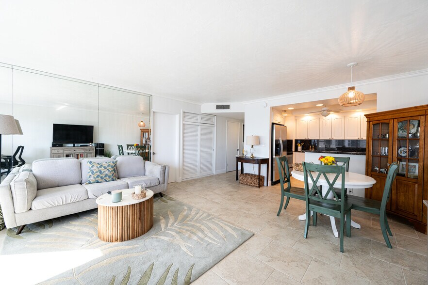 Building Photo - 3700 Galt Ocean Dr