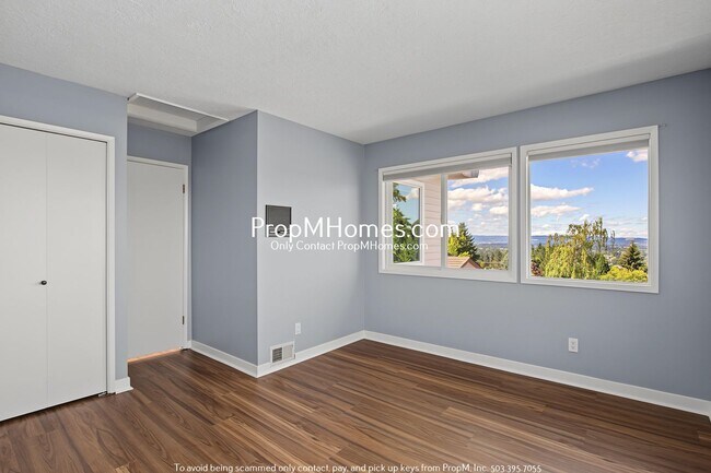 Building Photo - 8271 SW 184th Ave