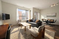 Building Photo - 1040 N Cass St