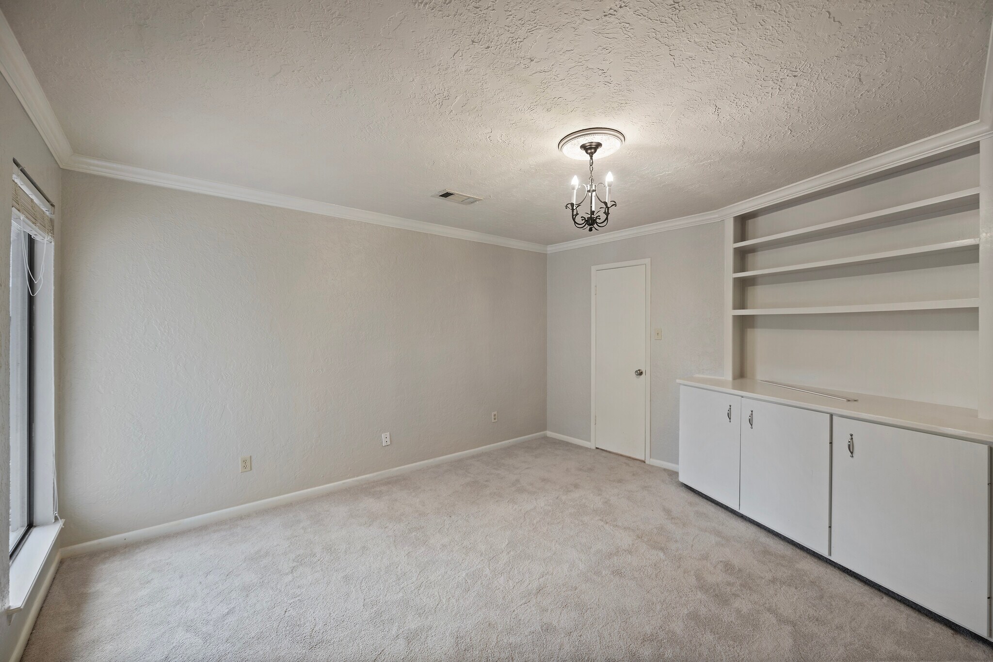 Building Photo - 534 Fox Briar Ln