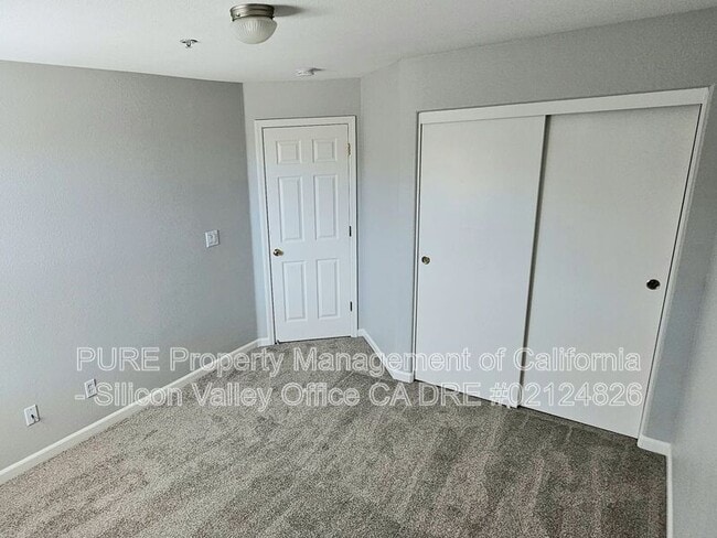 Building Photo - 71 Del Rio Ct