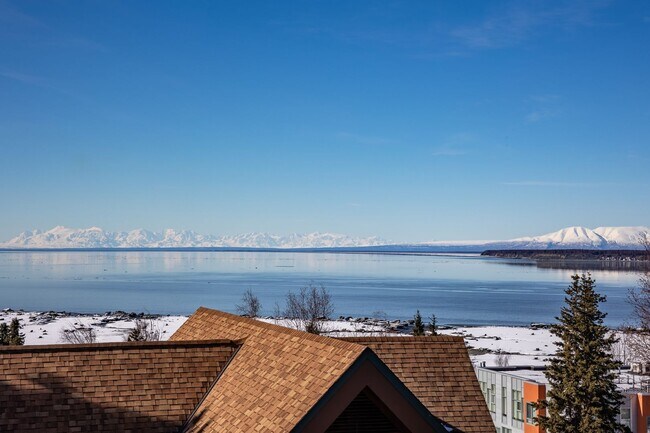 Building Photo - Downtown Anchorage Two Bedroom Two Bath wi...