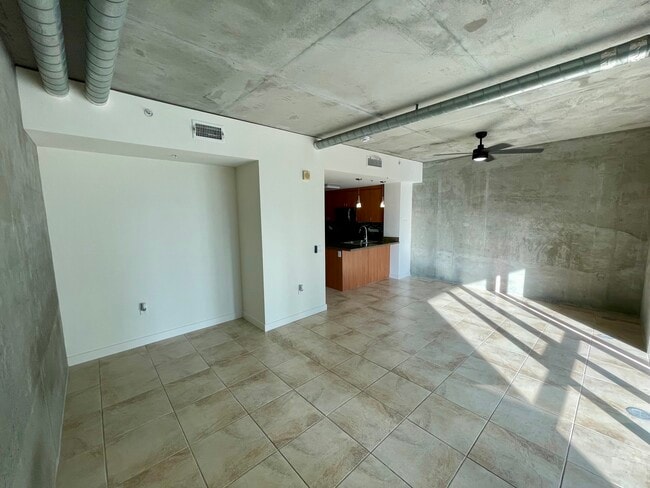 Building Photo - 1080 Park Blvd