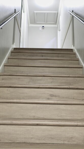 Building Photo - 120 Calvin Ct