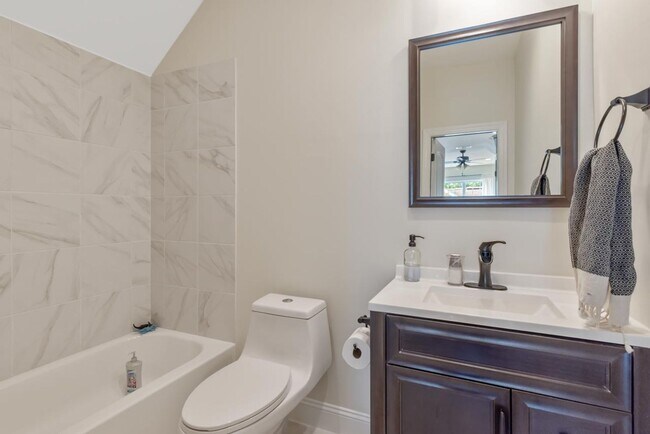 Building Photo - Gorgeous Wake Forest Home!