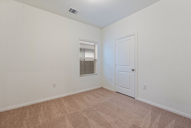 Building Photo - Stunning 4/2 Brand New Home in Kyle!