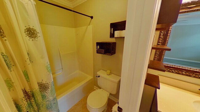 Building Photo - 867 Flintwood Rd