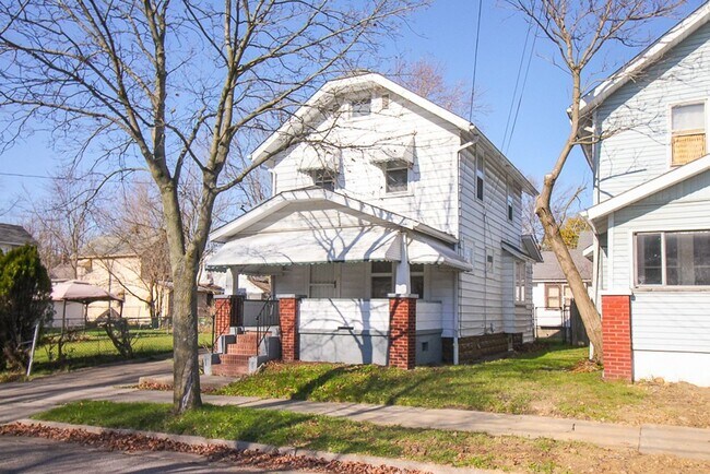 Building Photo - 333 Upland Ave