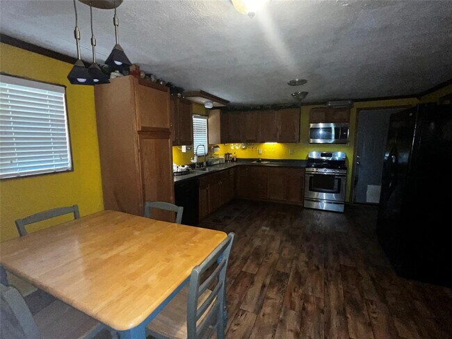Building Photo - 10817 Ken's Ln