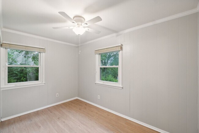 Building Photo - Charming Updated 4BR/2BA Cape Cod in Twinbrook- Rockville