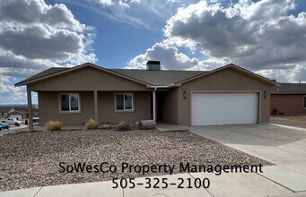 Building Photo - FOUR Bedroom Newer Home in Aztec