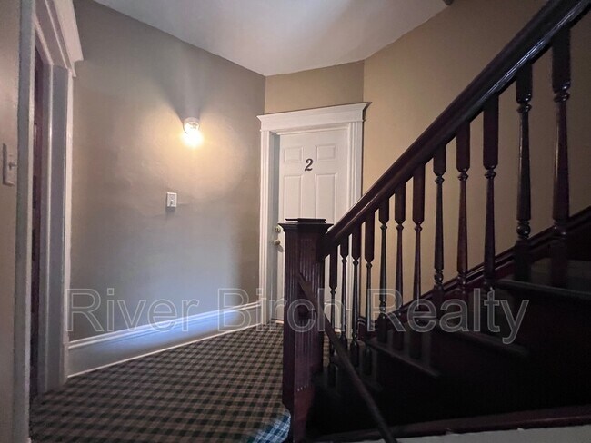 Building Photo - 457 W Lawrence Ave