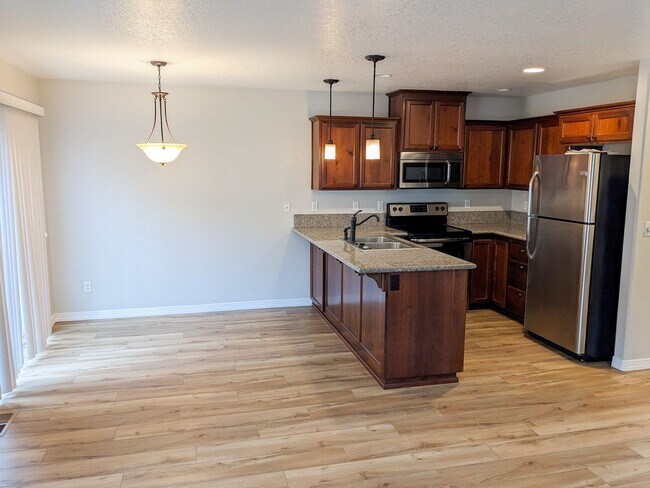 Building Photo - 407-409 Madrona Ave SE