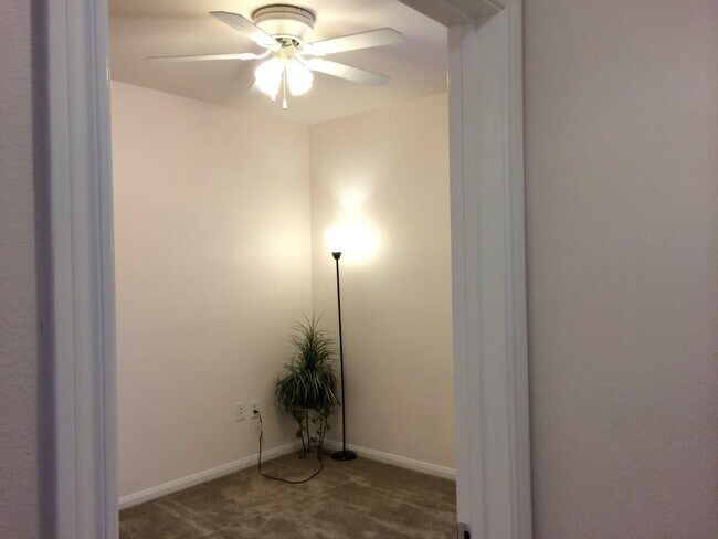Building Photo - 2320 Gracy Farms Ln