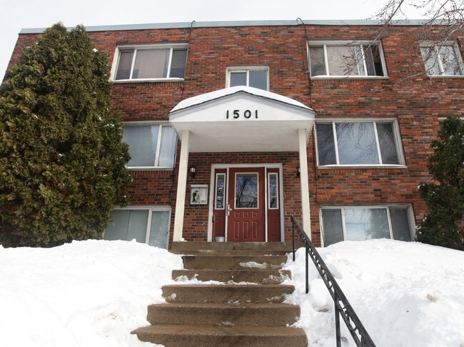 Building Photo - 1501 Marshall St NE