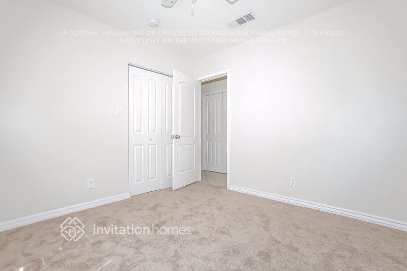 Building Photo - 17552 Cantara St