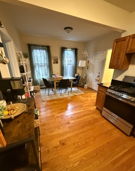 Primary Photo - 58 Medford St