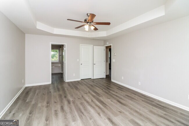 Building Photo - 138 Hidden Lake Cir