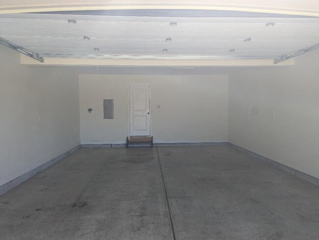 Building Photo - 530 Highlandville Rd