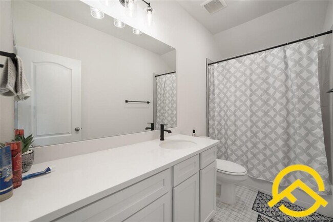 Building Photo - 671 Durian Lp