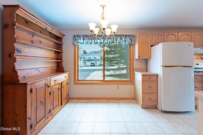 Building Photo - 43 Commons Dr