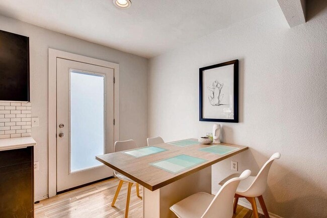 Building Photo - 1312 Cometa St