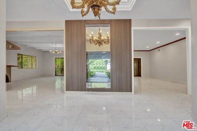 Building Photo - 11410 Canton Dr