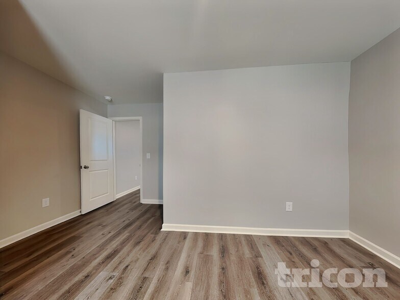 Building Photo - 300 San Vito Wy